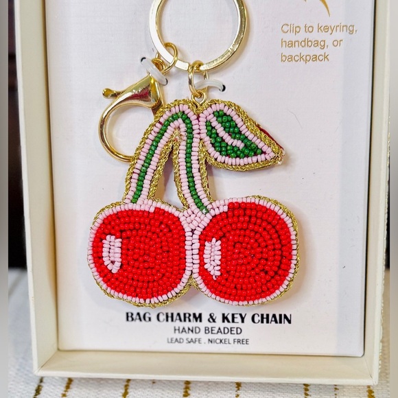 🍒 Haute Hippie Style Beaded Cherry Bag Charm / Keychain - Picture 4 of 4